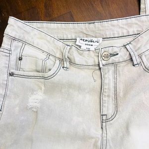 For the Republic Denim, size 4, light grey, slight distressed